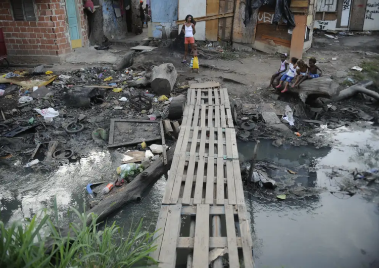 Unicef diz que 12,2 milhões de crianças e adolescentes vivem sem acesso a esgoto no Brasil