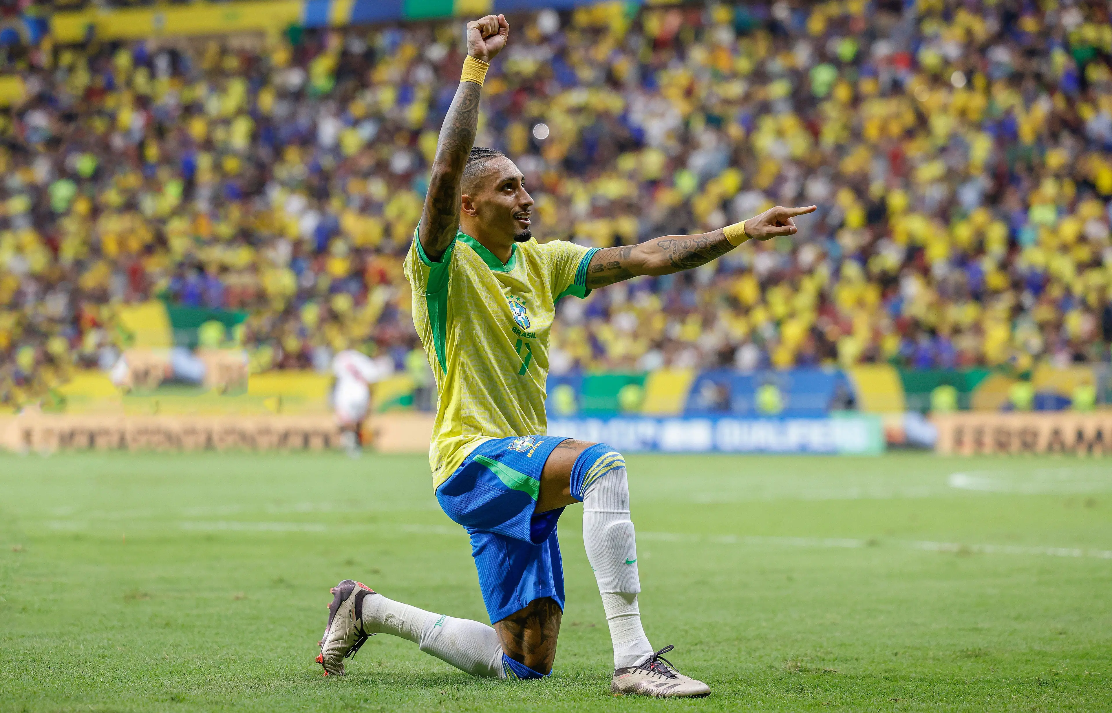 Com dois gols de Raphinha, Brasil goleia Peru por 4 a 0