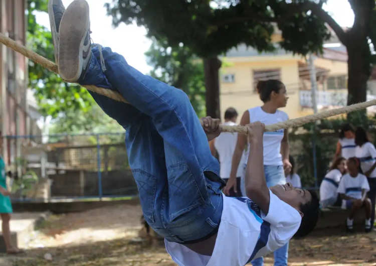 37% das escolas localizadas em capitais não têm área verde