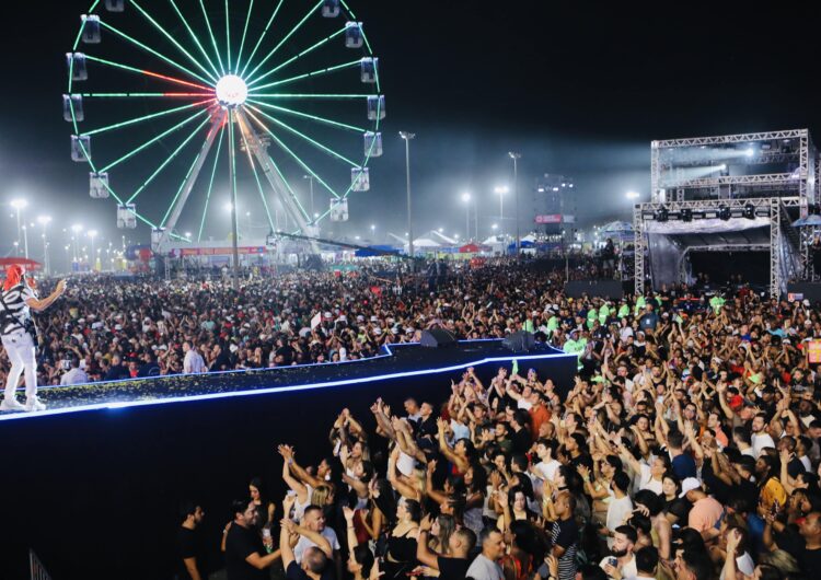 Festival Virada Salvador 2025 tem duas noites de sucesso com mais de 300 mil pessoas na orla da Boca do Rio