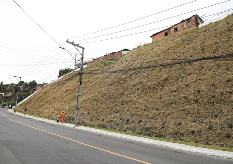 Prefeitura entrega quinta obra de contenção de encostas em menos de dois meses