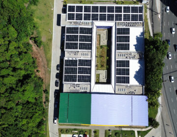 Convênio entre Prefeitura e Coelba viabiliza implementação de usinas de energia solar em equipamentos públicos