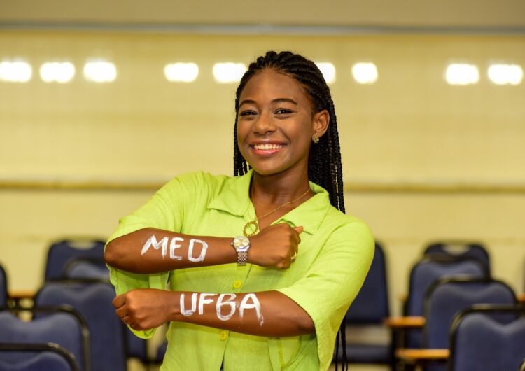 Estudante do Ingressar é aprovada em medicina em quatro universidades federais do país