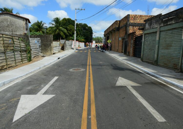 Prefeitura entrega primeira etapa da requalificação da avenida Valéria