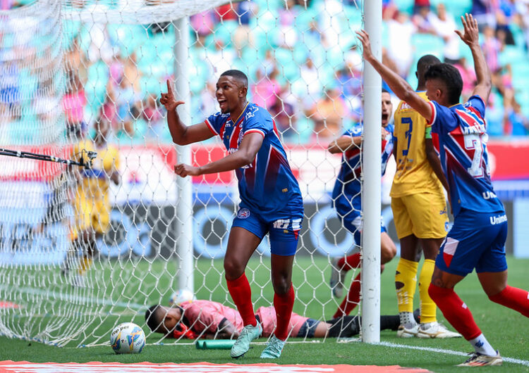 Com três gols de Lucho Rodríguez, Bahia goleia Colo-Colo por 6 a 0