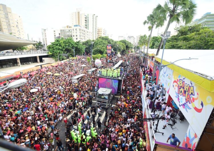 Abertura do Carnaval de Salvador terá entrega de chaves ao Rei Momo e show com 15 artistas em homenagem ao Axé Music