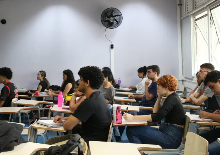 MEC abre inscrições para financiar cursinhos populares