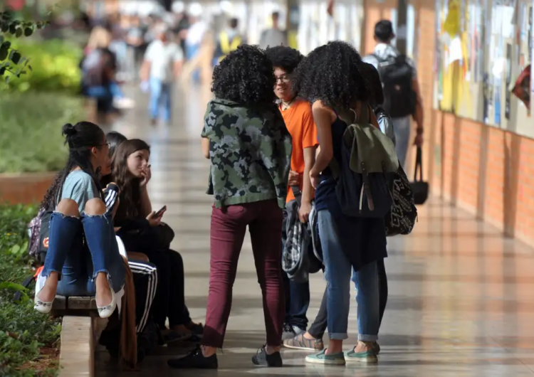 Programa que oferece bolsas de estudos a negros tem inscrições prorrogadas
