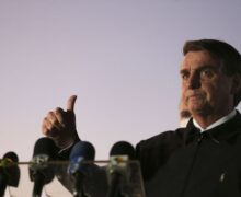 Bolsonaro diz que deu R$ 2 milhões a filho deputado para “não passar dificuldade” nos Estados Unidos