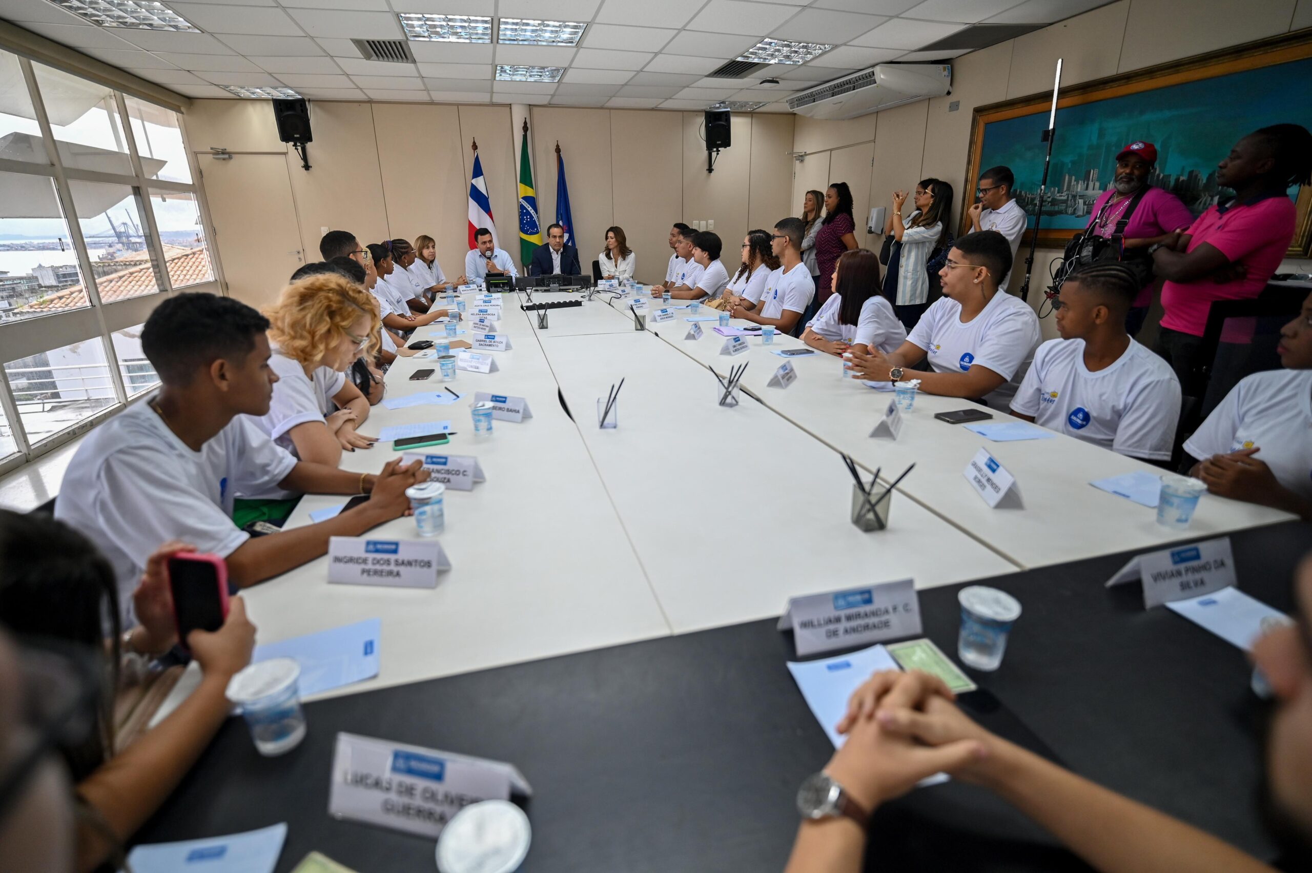 Prefeitura contrata 22 ex-estagiários por meio do programa Nossos Talentos