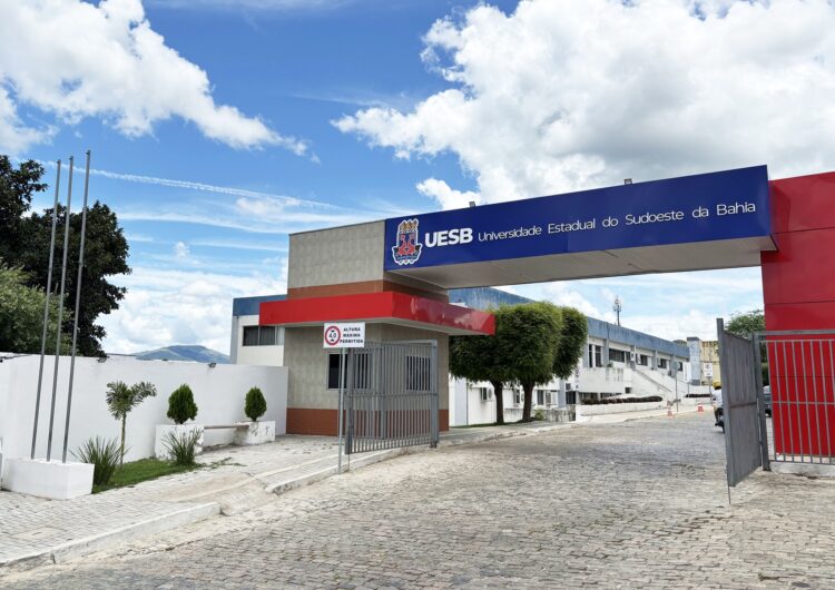 Uesb abre seleção para professores visitantes em três áreas diferentes