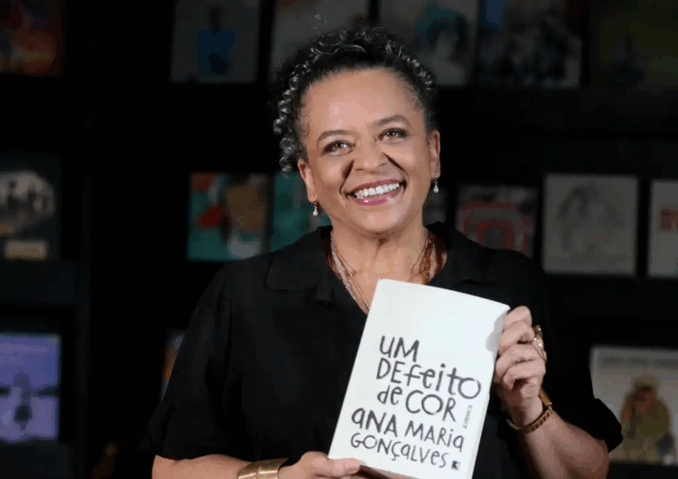 ABL elege Ana Maria Gonçalves, primeira mulher negra a virar imortal