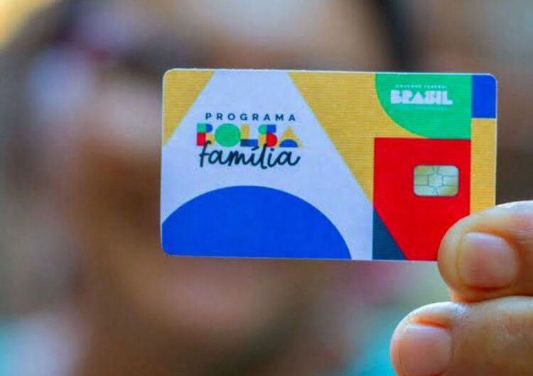 Bolsa Família: 958 mil famílias superam a pobreza e deixam o programa