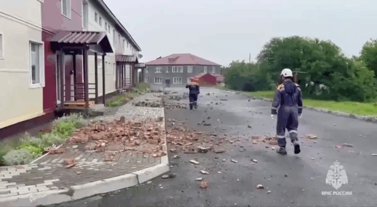 Terremoto de magnitude 8,8 provoca alertas de tsunami na região do Pacífico