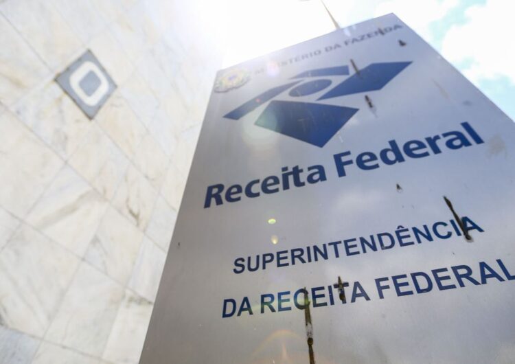 Receita volta a exigir declaração de fintechs após operações da PF