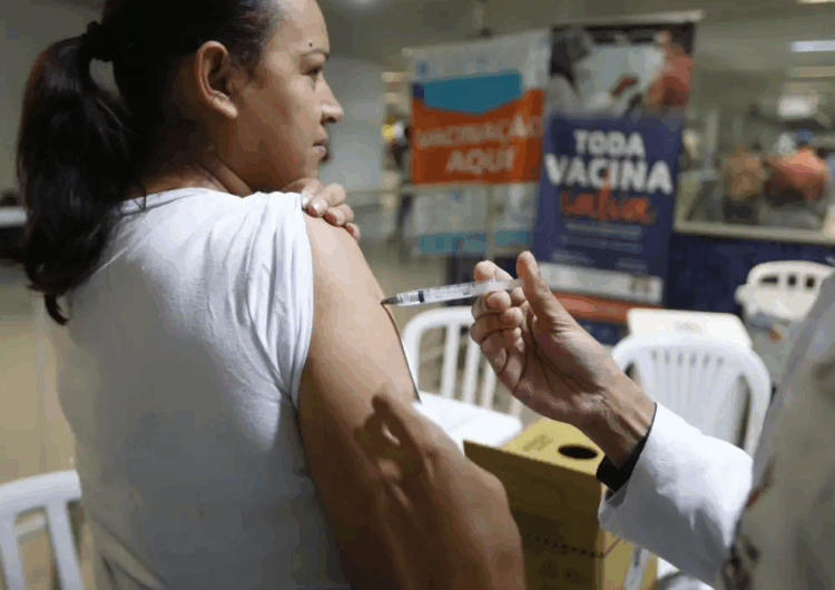 Vacina da Covid também protege contra complicações cardíacas relacionadas ao vírus