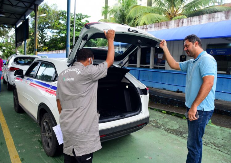 Vistoria anual de táxis de Salvador vai até o dia 19 de outubro; cinco empresas estão disponíveis
