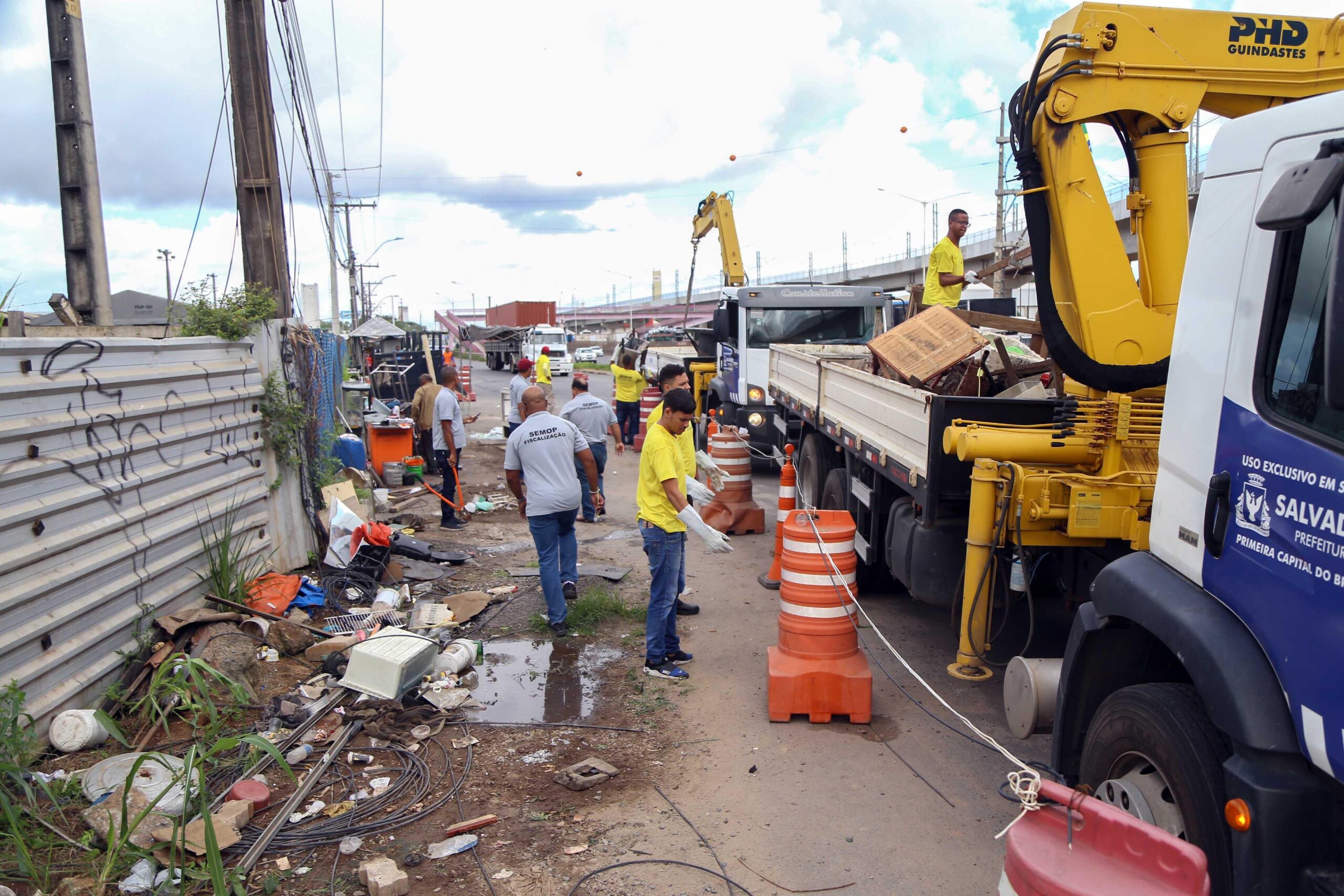 Operação já retirou 498 sucatas das ruas de Salvador este ano