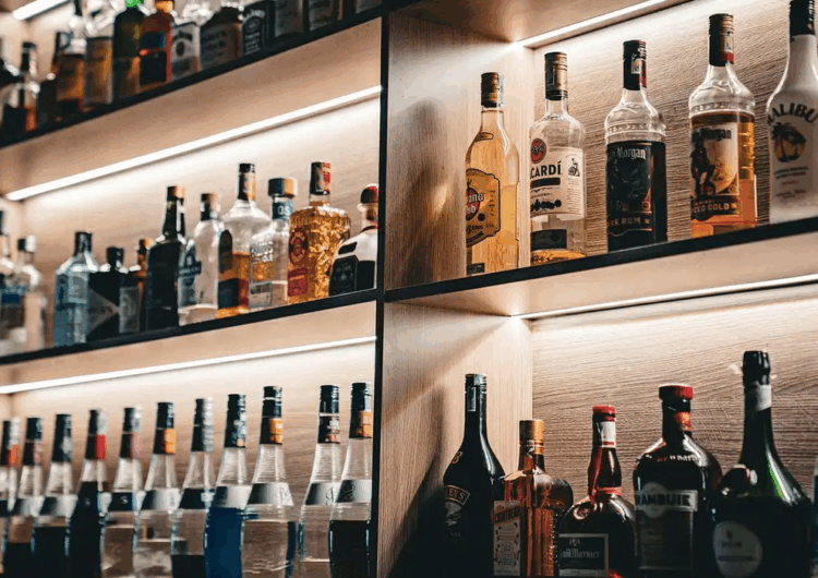 Lula sanciona lei que aumenta pena a quem vende bebidas alcóolicas para menores