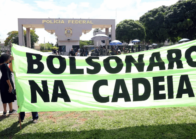 Cela de Bolsonaro tem 12 m², frigobar e banheiro privado