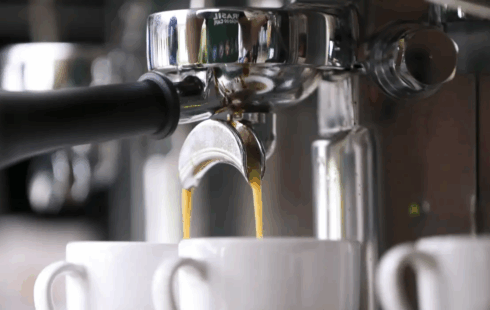 Estudo diz que café reduz risco de recorrência de arritmia cardíaca