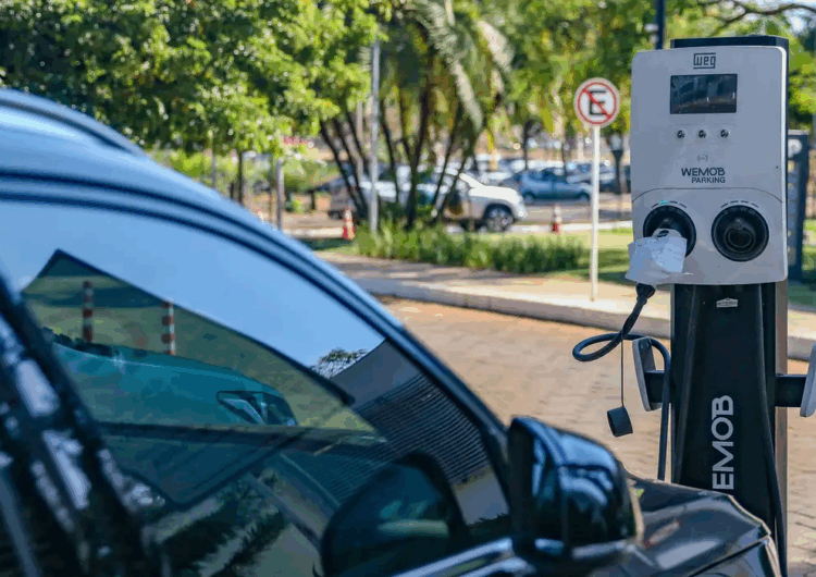 Rio anuncia ampliação da rede pública de recarga para veículos elétricos