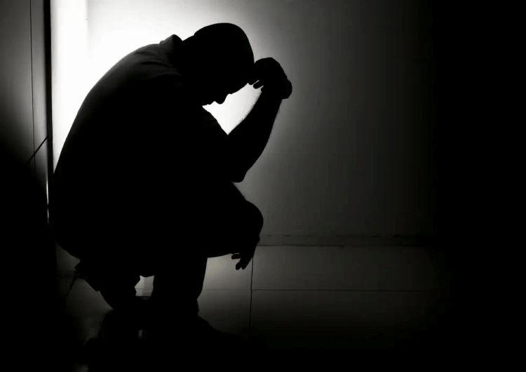 Saúde mental: afastamentos dobram em dez anos e chegam a 440 mil