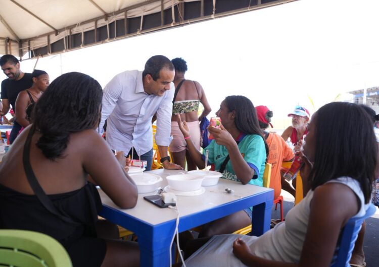 Bruno Reis anuncia restaurantes populares e transporte gratuito para ambulantes no Carnaval 2026