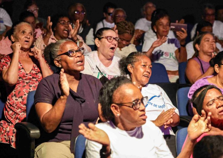 Prefeitura vai levar 800 idosos acolhidos em instituições de longa permanência para Show de Roberto Carlos