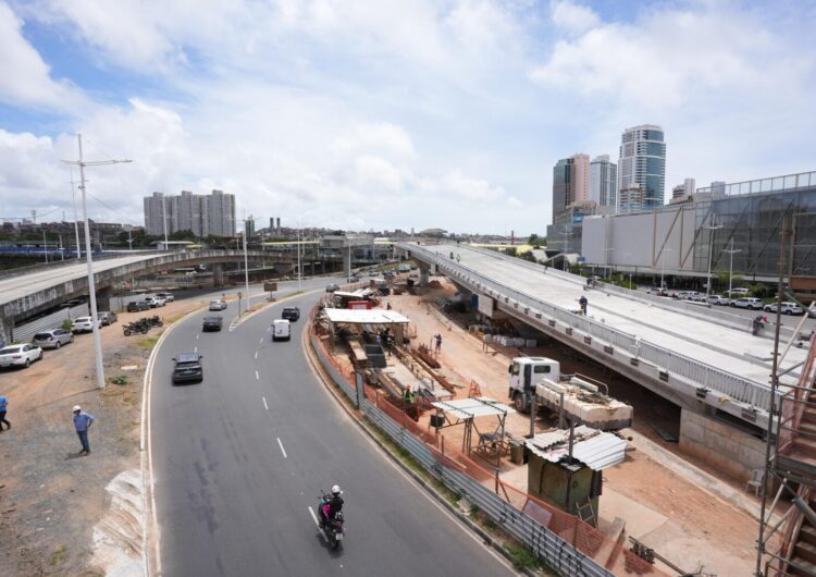 Trânsito na Av. Tancredo Neves será alterado para avanço nas obras de viaduto