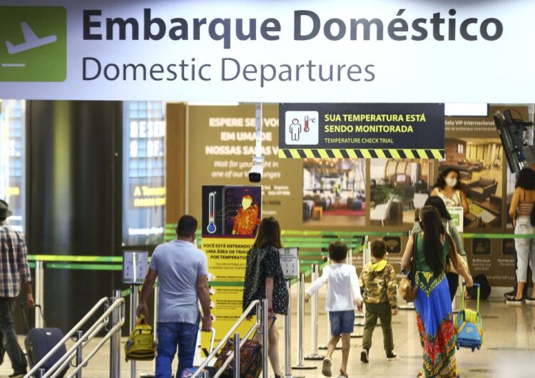 Aeroportos brasileiros fecham 2025 com recorde de passageiros