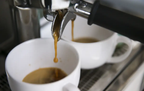 Preços altos derrubam consumo de café no Brasil em 2025