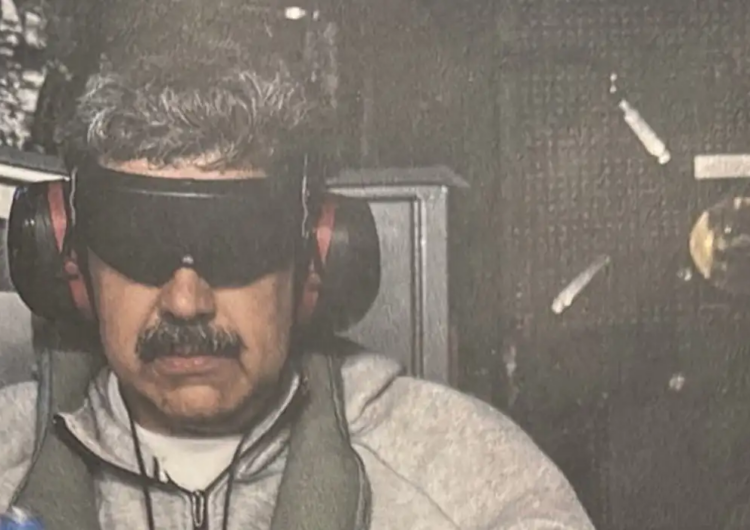 Trump publica suposta foto de Maduro em navio após captura