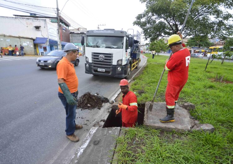 Ações de manutenção em Salvador ultrapassam 170 km de rede de drenagem desobstruída em 2025