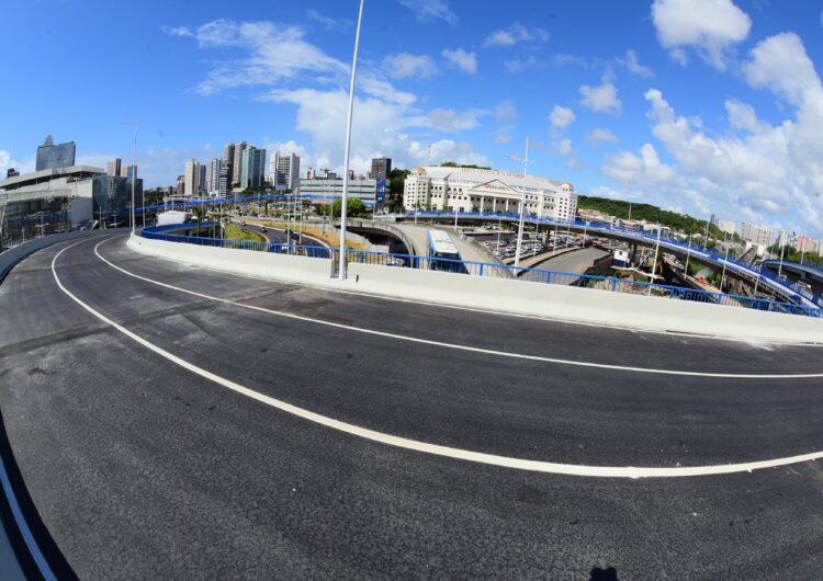 Prefeitura entrega Viaduto José Linhares para ligar Av ACM ao Acesso Norte em menos tempo