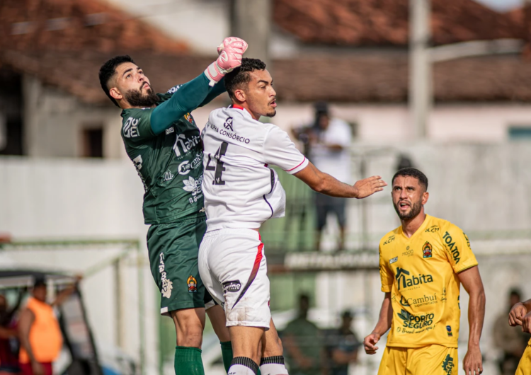 Vitória empata terceira partida seguida pelo Estadual