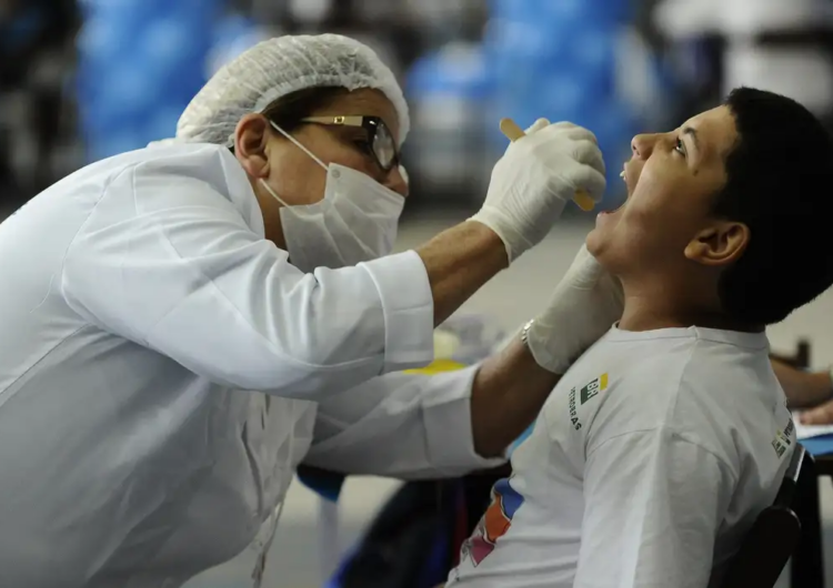 Governo deve entregar mais 400 unidades odontológicas móveis