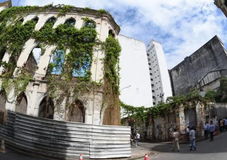 Prefeitura publica decreto que autoriza posse de 36 imóveis abandonados no Comércio