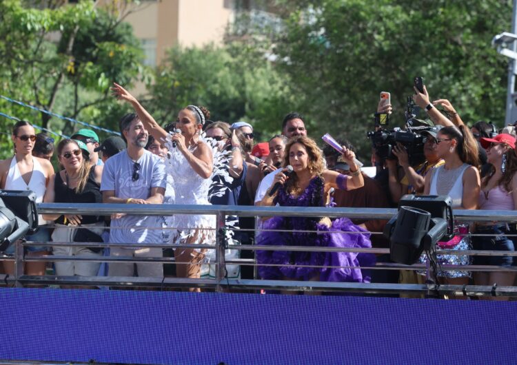 Encontro de rainhas: Ivete Sangalo e Daniela Mercury cantam juntas no Carnaval de Salvador