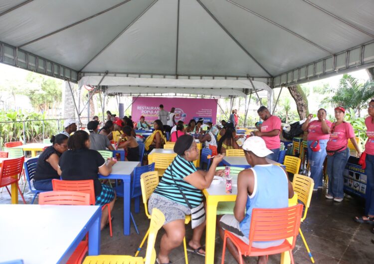 Com 7 mil refeições servidas por dia, Restaurantes Populares do Carnaval promovem mais dignidade a ambulantes