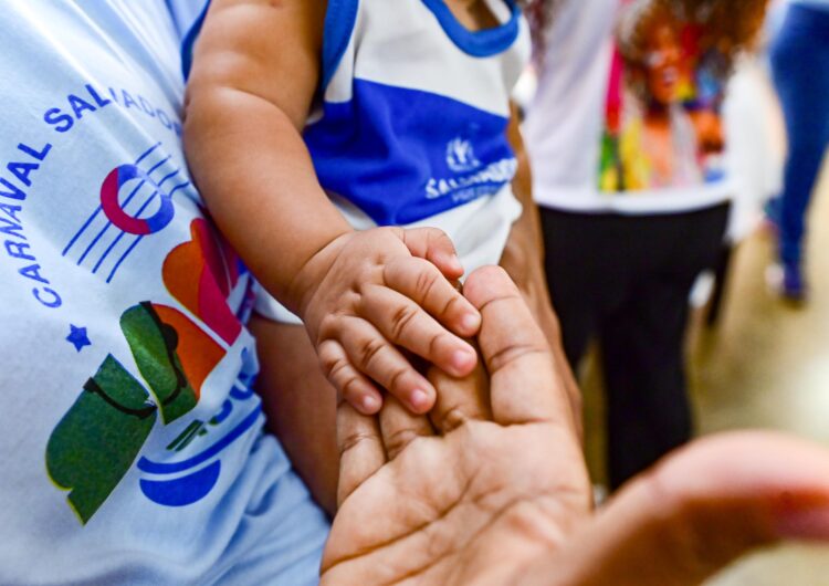 Mais de 2,2 mil procedimentos odontológicos reforçam cuidado para filhos de ambulantes no Salvador Acolhe