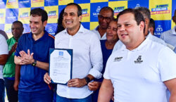 Prefeitura assina ordem de serviço para construção de camelódromo na Engomadeira em área cedida pela Uneb