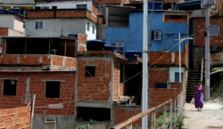 Área ocupada por favelas quase triplicou em 40 anos no Brasil