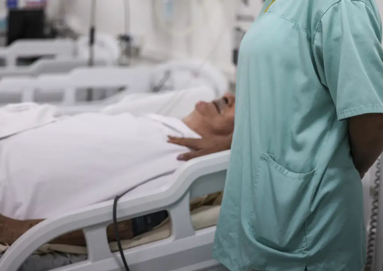 Março Azul: exames para rastrear câncer de intestino triplicam no SUS