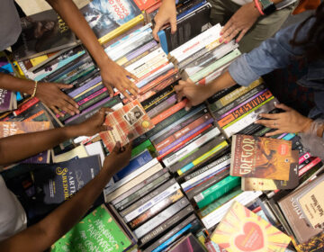 Com direito a vale-livro, 10 mil estudantes da rede municipal de Salvador vão visitar a Bienal do Livro