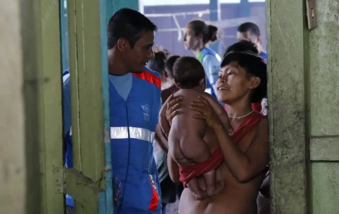 Óbitos por malária na terra Yanomami caíram 80% em 2025, diz governo