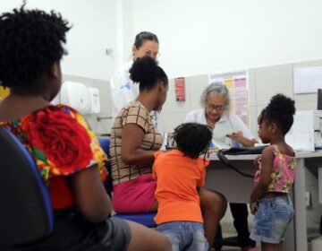 Beneficiários que tiveram Bolsa Família suspenso por falta de acompanhamento escolar devem regularizar situação até final do mês