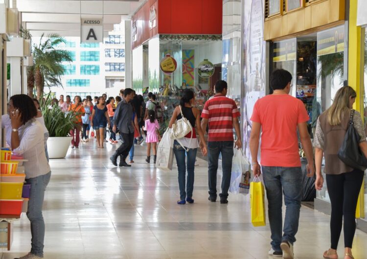 Copa do Mundo 2026 deve movimentar R$ 61 bilhões e levar quase 100 milhões de brasileiros às compras