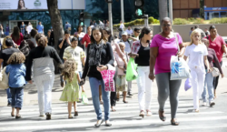Em 2025, 16 mulheres foram vítimas de crimes virtuais por dia no RJ