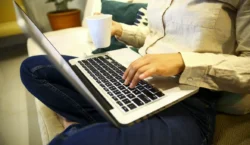 Sete em cada dez brasileiros temem comprar remédios pela internet
